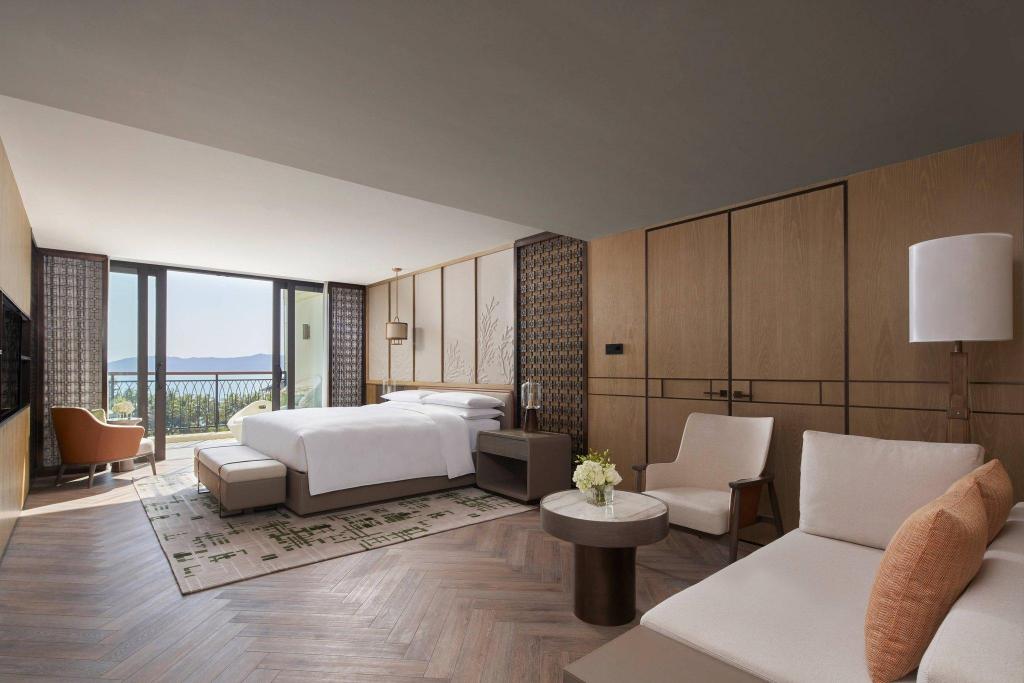 Presidential, Suite, King Bed, Ocean Front, Balcony