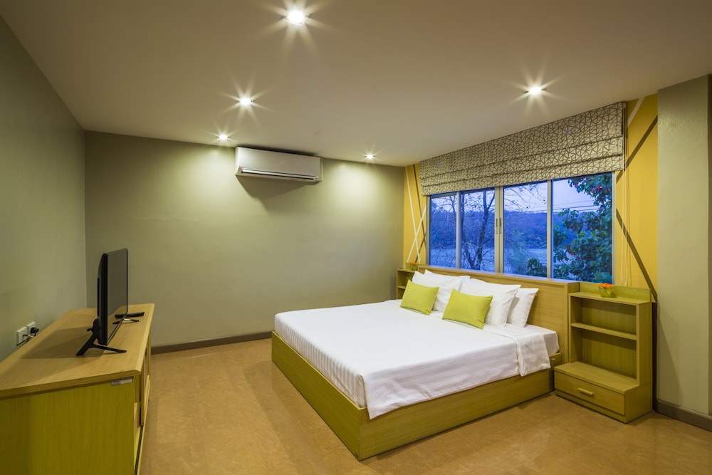 Pattana Golf Club And Resort 5/50