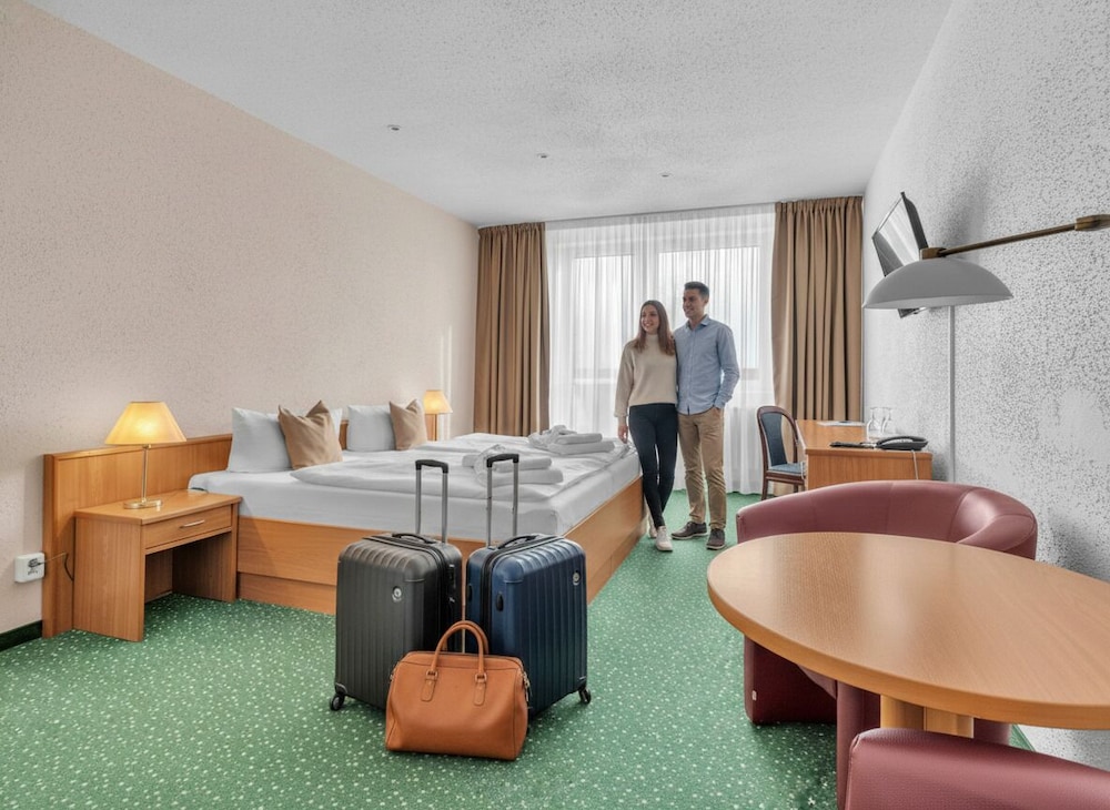 Lazensky hotel Pyramida I 75/90