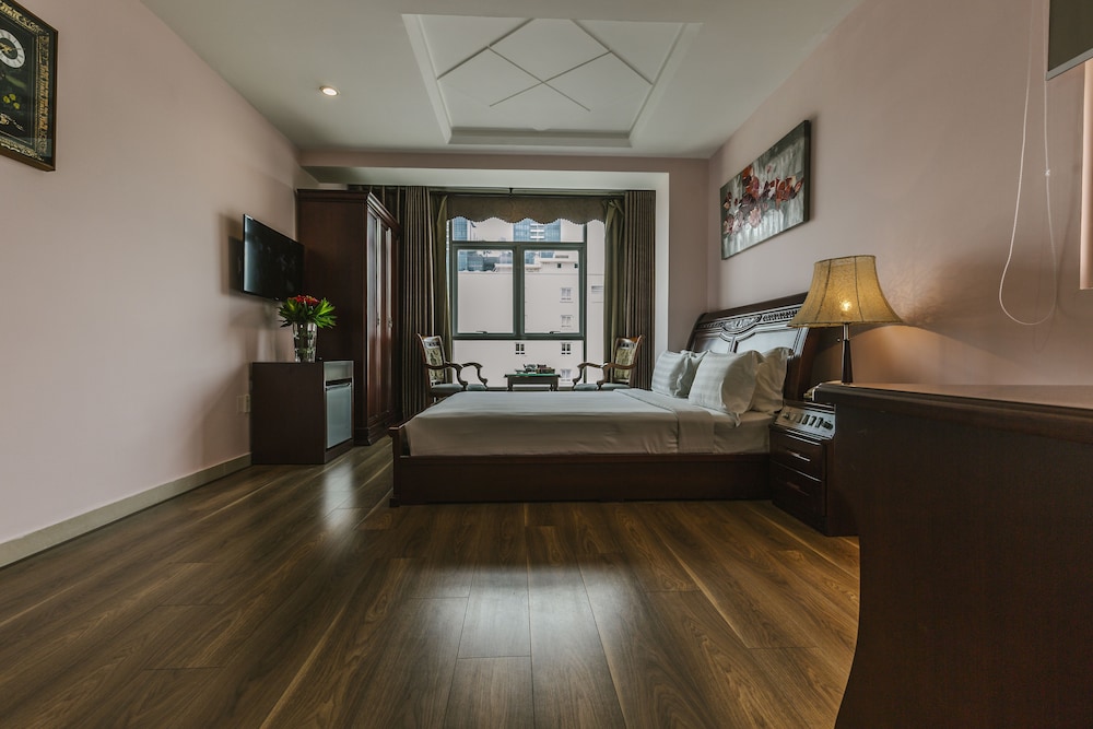 Kin Hotel Thai Van Lung 28/50