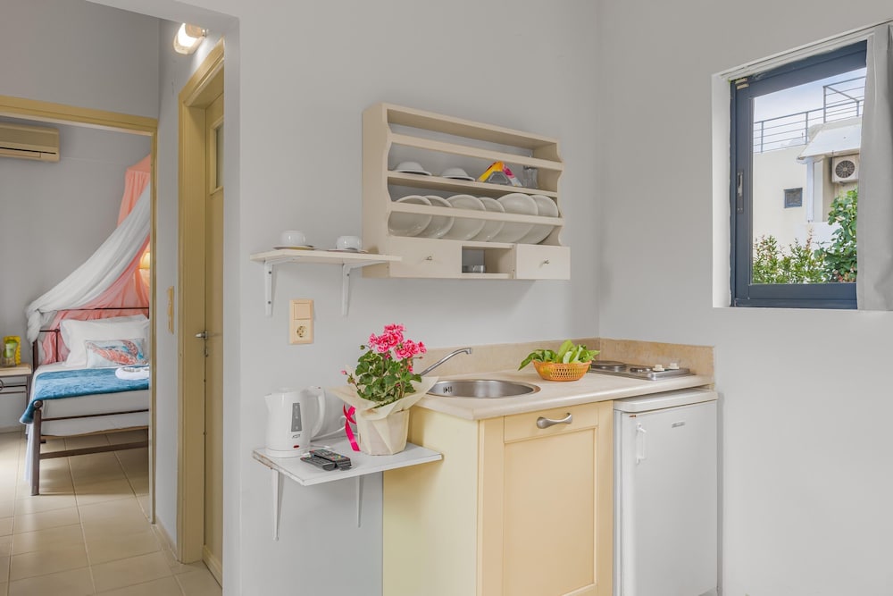 Golden Bay Apartments-Garden Haven 18/87