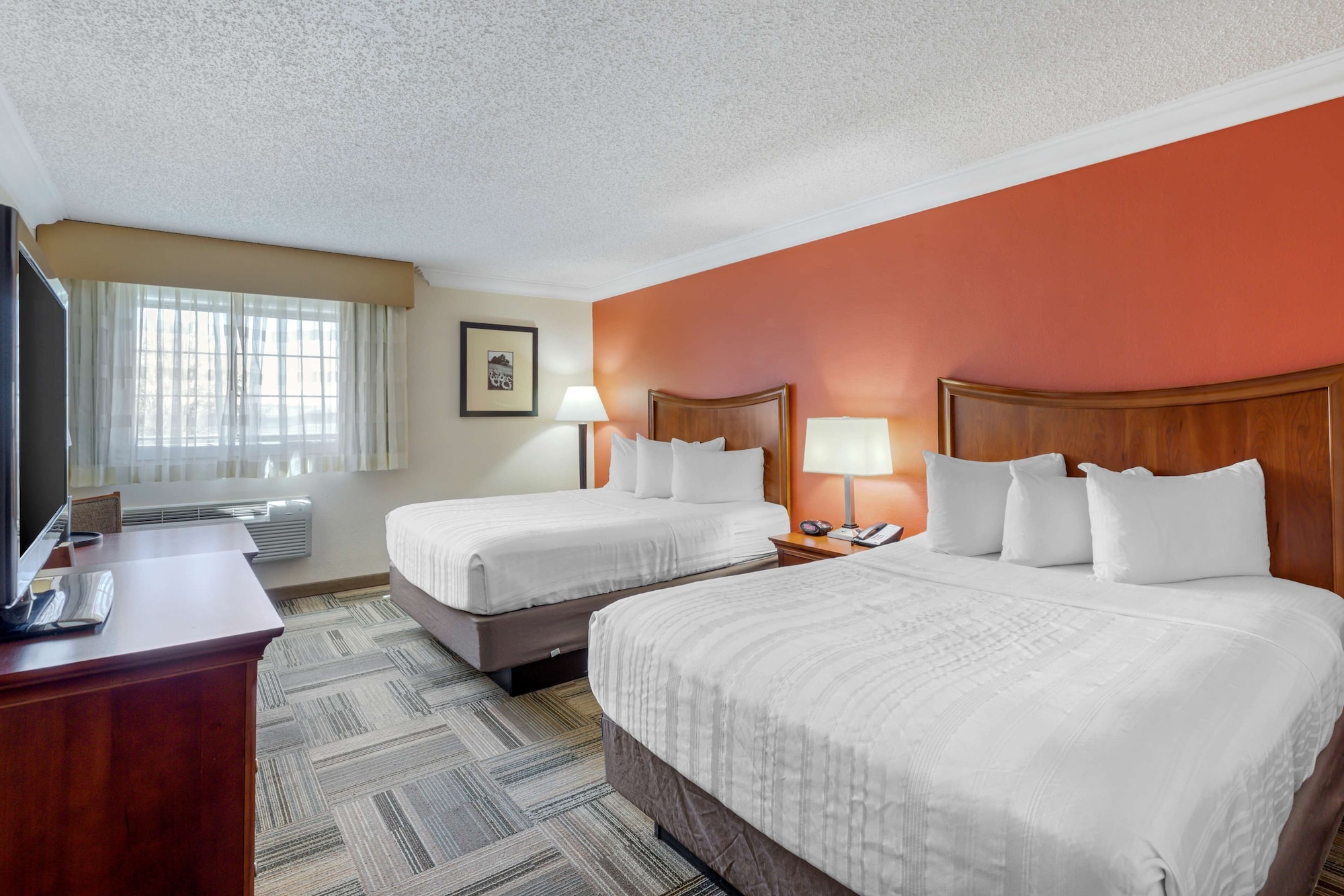 Standard, 2 Queen Beds, Pet Friendly