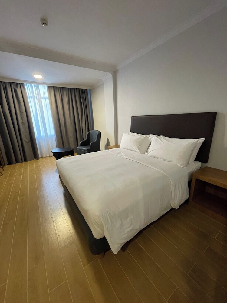 AGlow Hotel Harbor Bay Batam 27/65