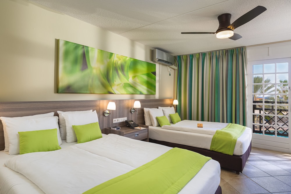 Lions Dive Beach Resort Curacao 19/72