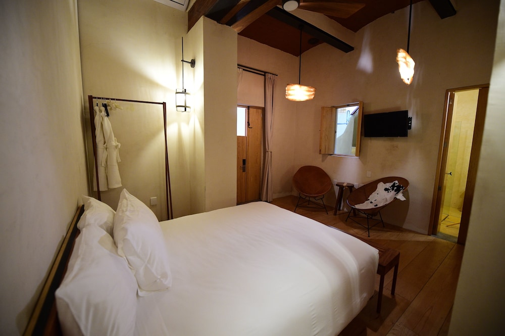 Hotel Los Amantes 7/50
