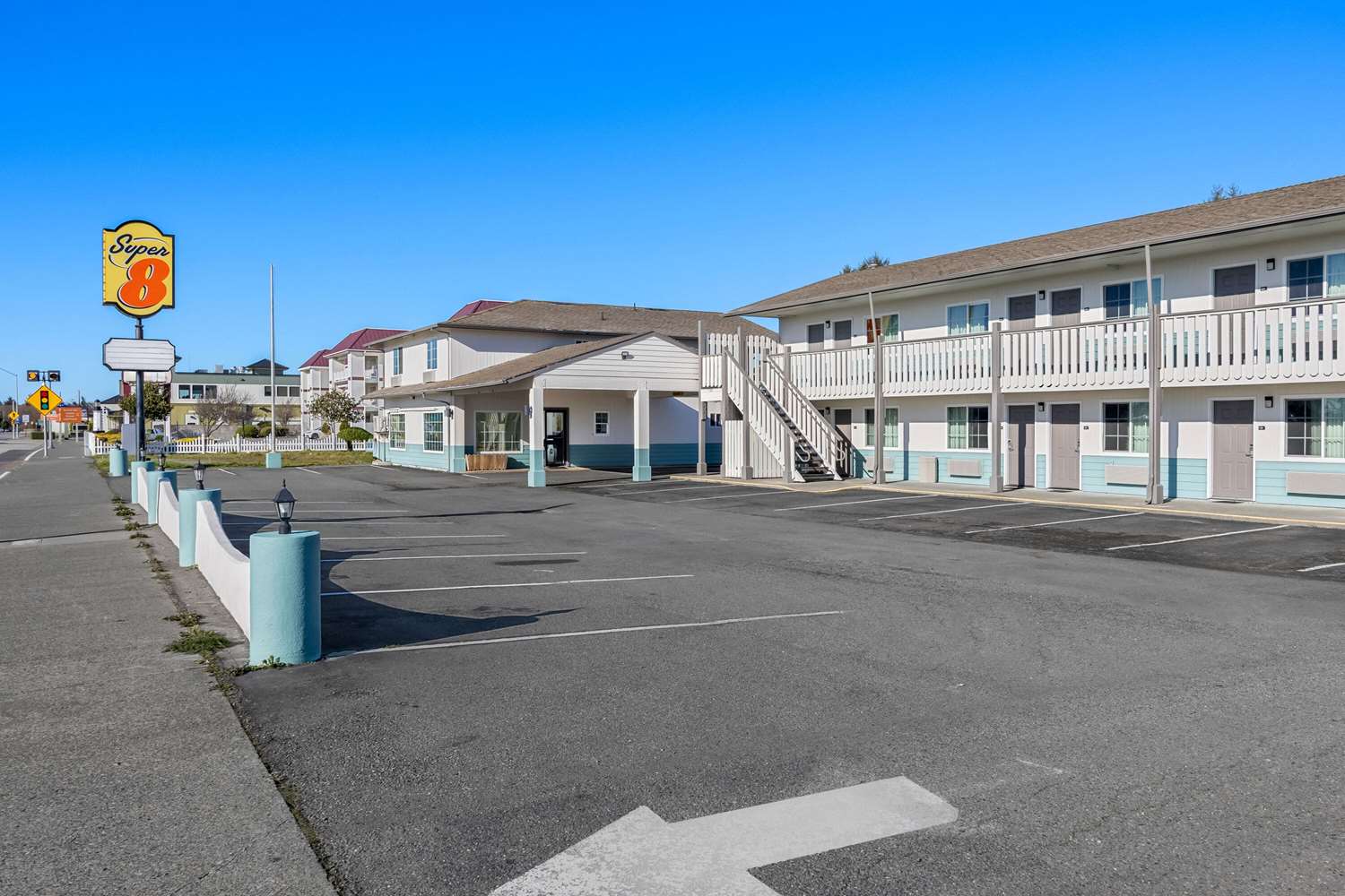 Super 8 by Wyndham Crescent City 11/15