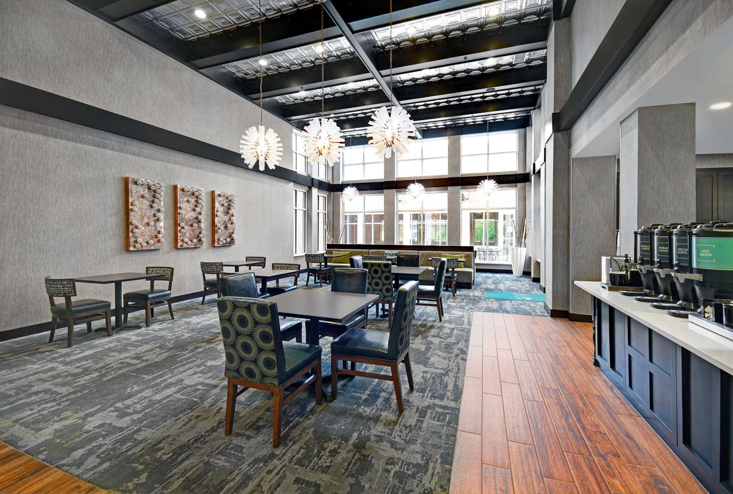 restaurant cafeteria