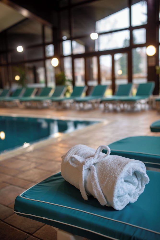swimming pool spa