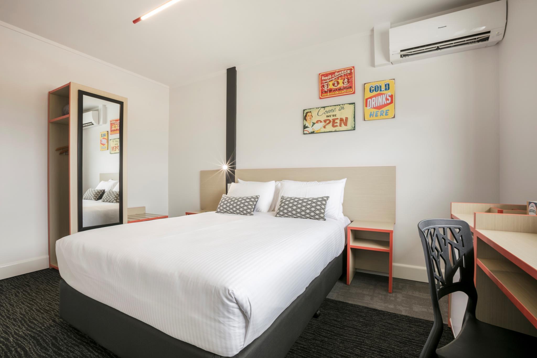 Mixed Dorm, Shared, Economy