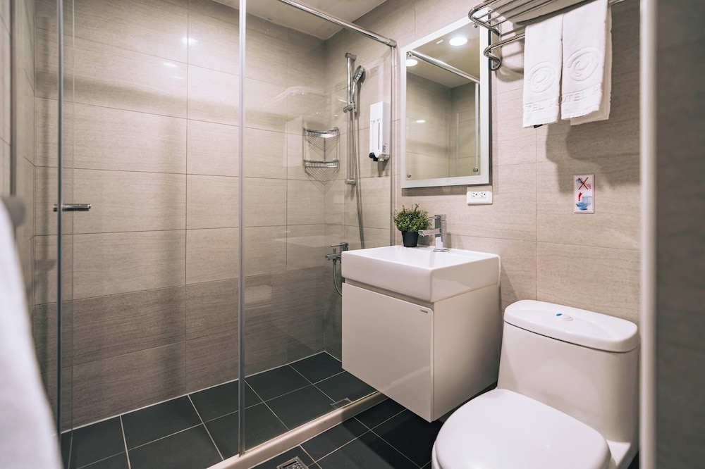 Economy, Double Bed, No Window، Hotel Puri Ximen Branch 3/5