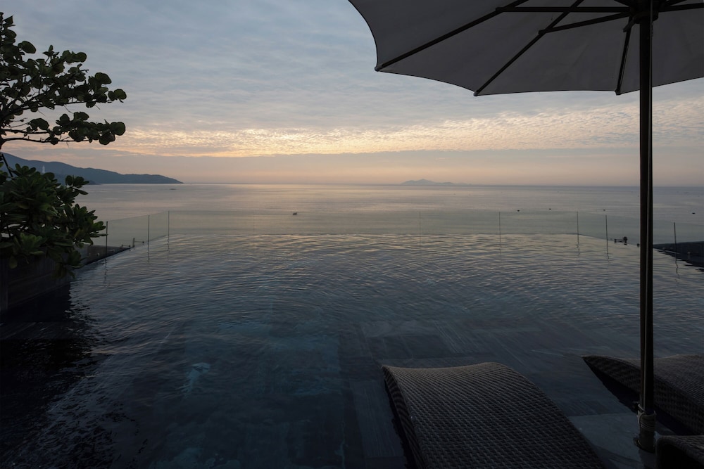 The Leaf Boutique Hotel 46/50