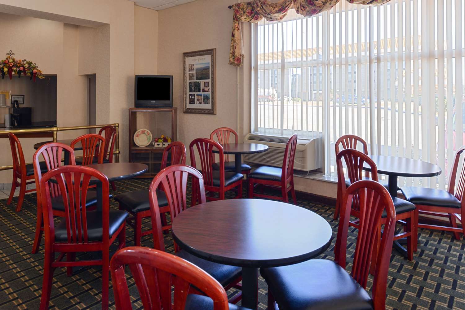 Studio6 Suites Memphis, TN – East Memphis 34/36