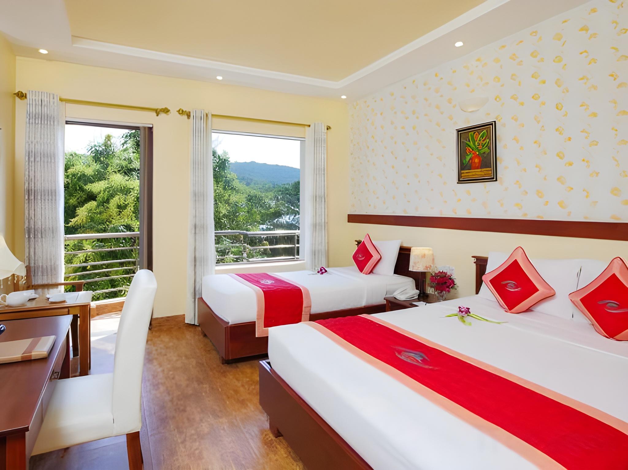 Superior, Double Bed, Garden View
