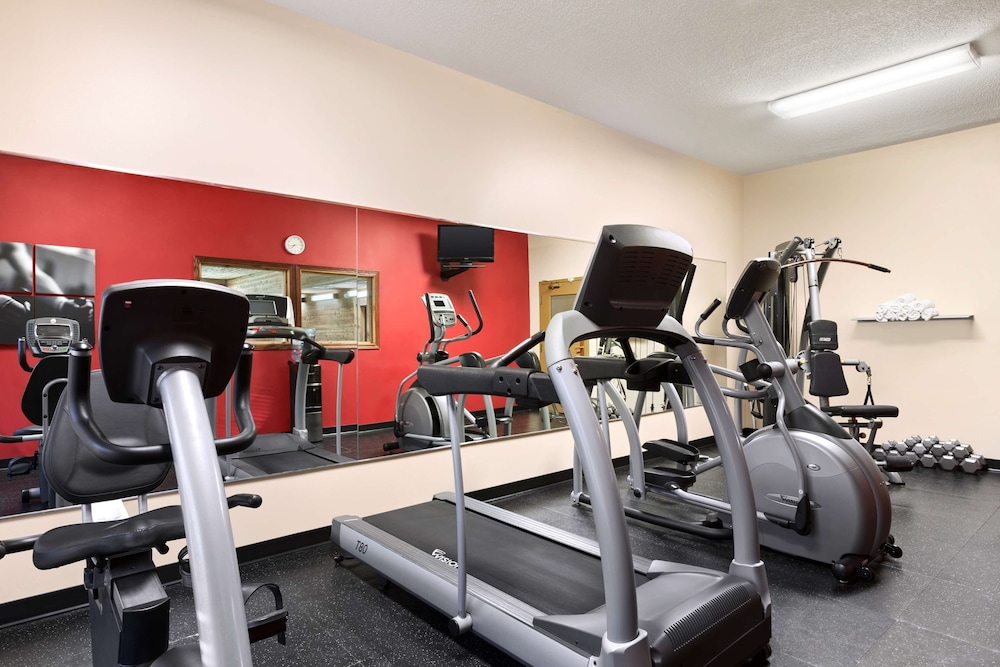 Country Inn & Suites By Radisson Kearney NE 17/37