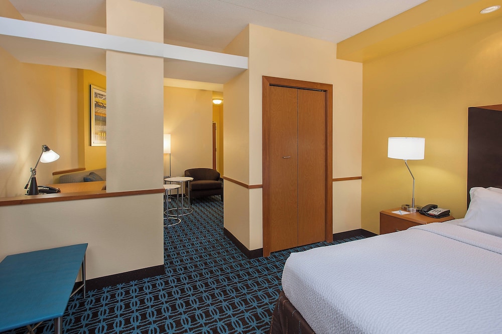 Room at Fairfield Inn Suites Sevierville Kodak, KODAK - TN