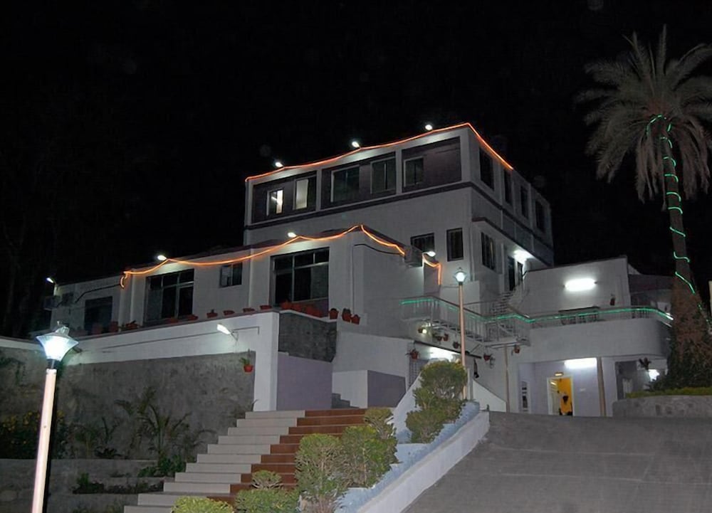 HOTEL KARNAVATI 4/50
