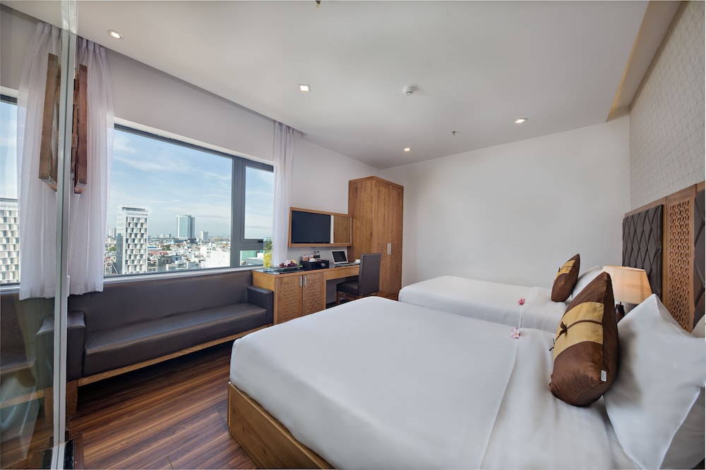 Bliss Luxury Hotel & Spa 11/28