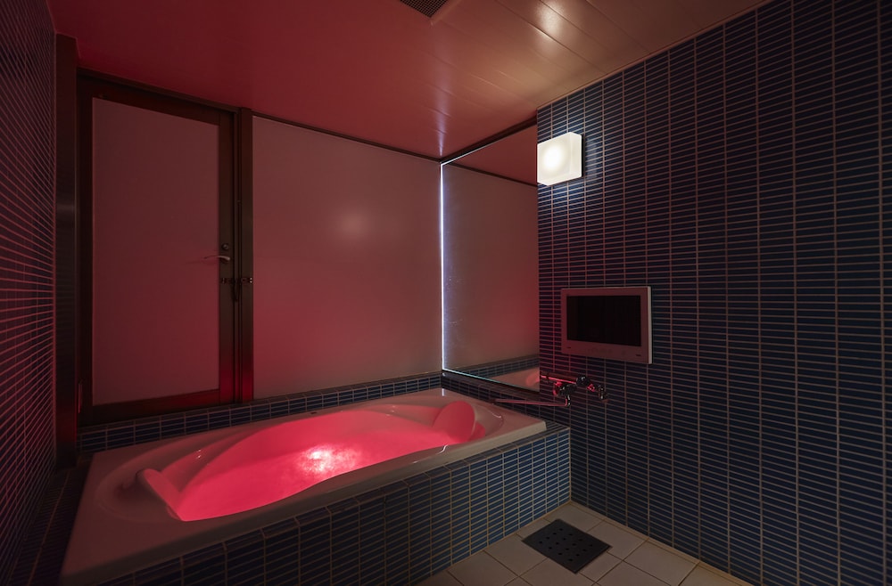 Hotel Love 25/50