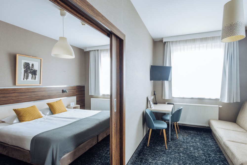 Hotel Beethoven 9/50