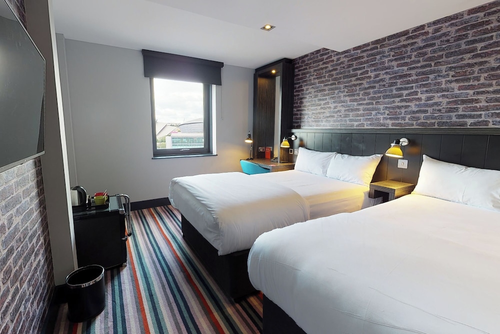 FAMILY, 2 DOUBLE BEDS