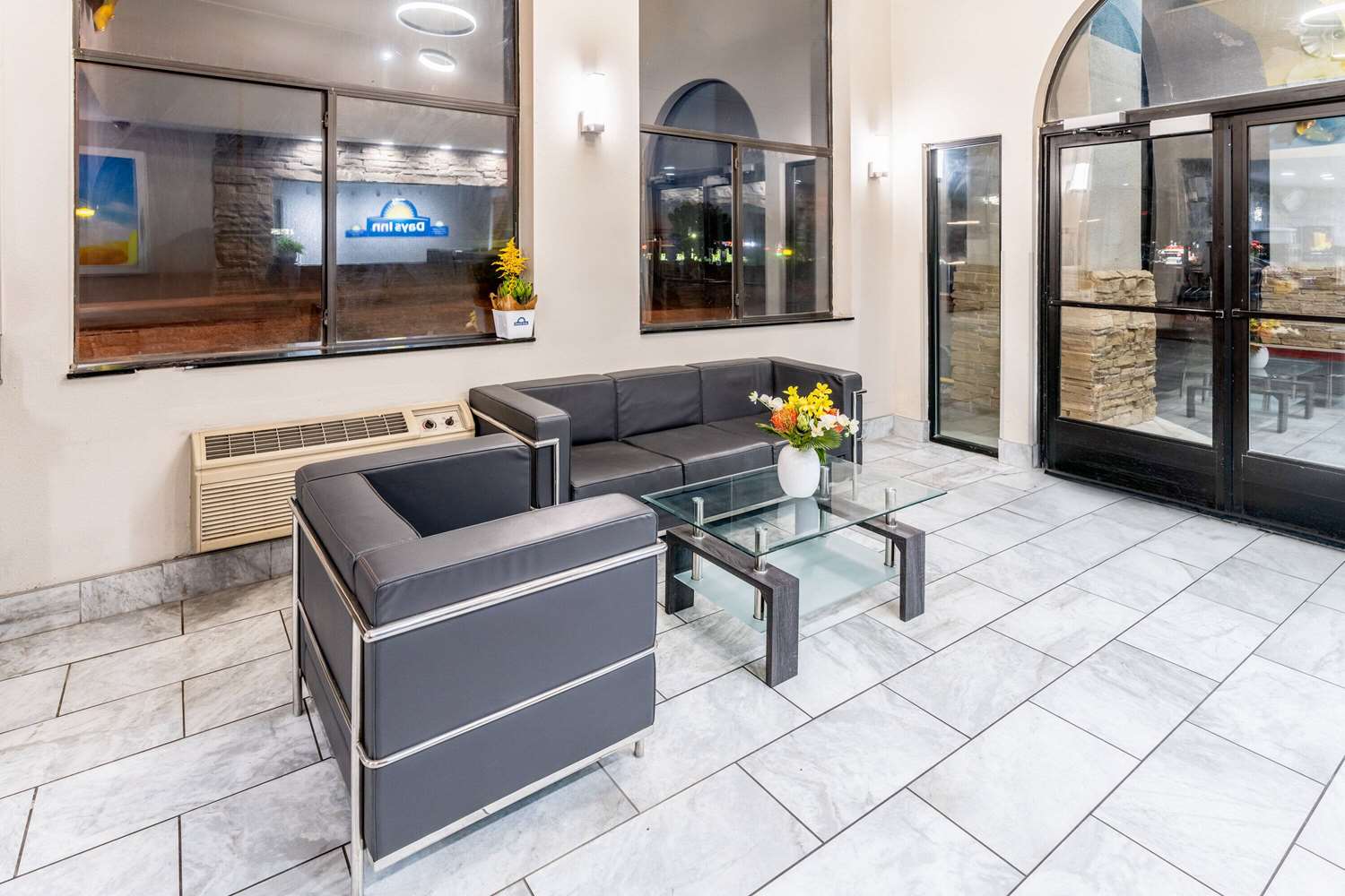 Days Inn by Wyndham Los Lunas 23/33