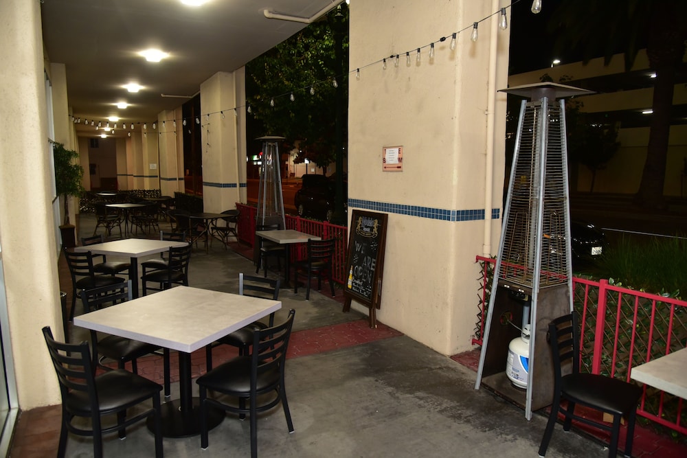 restaurant cafeteria