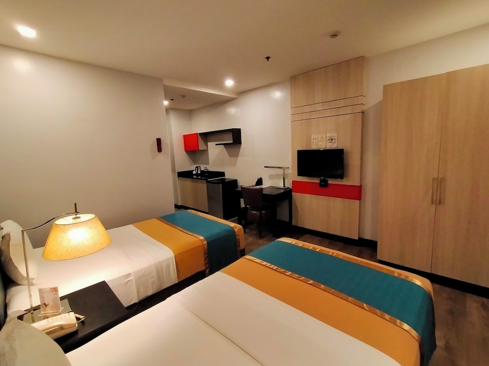 The Studio 89 Residences 34/64