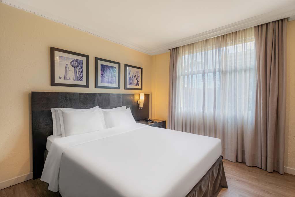 Deluxe, Double Bed, Street View