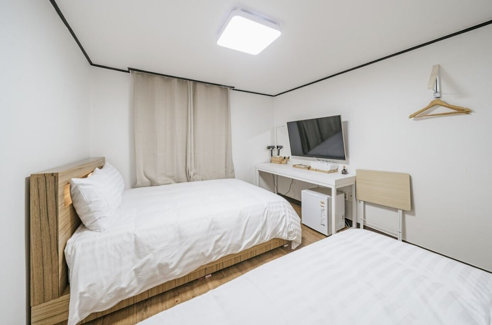 JEJU OAKRA HOTEL 24/70