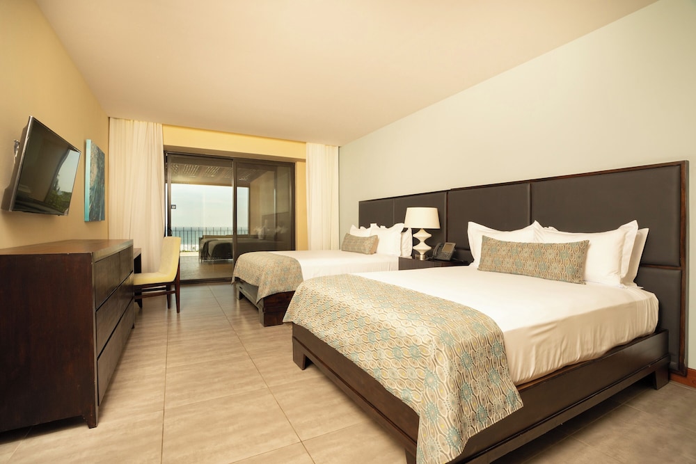 Junior Suite, 2 Queen Beds, Ocean View