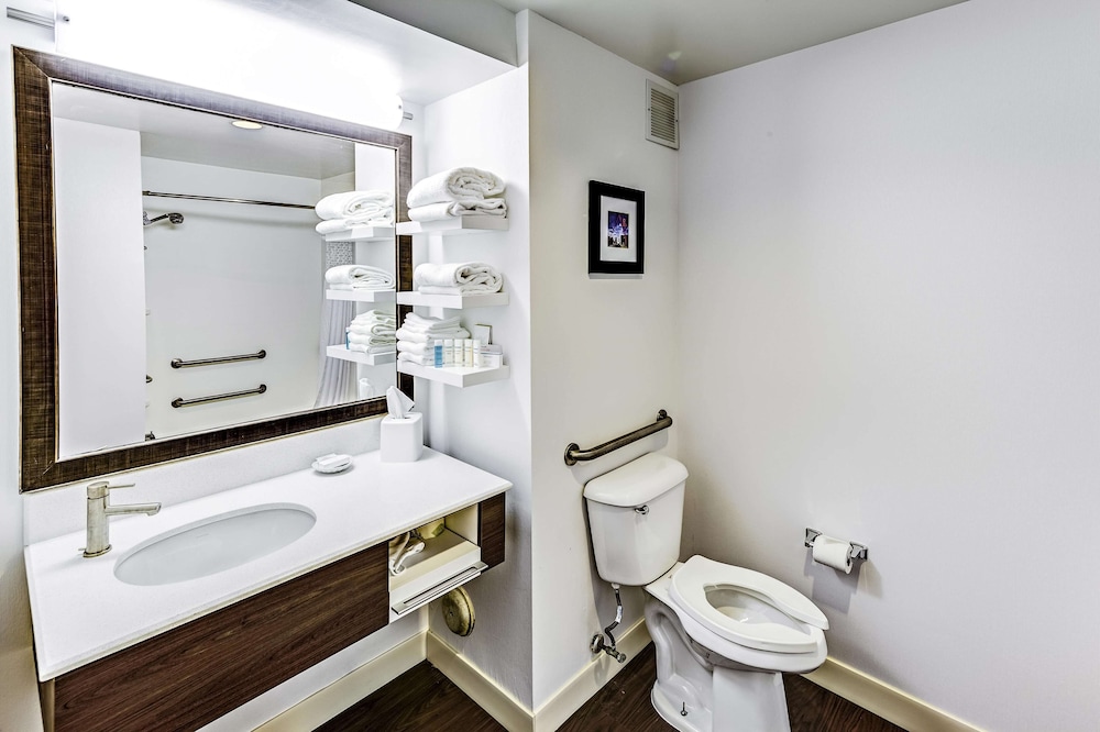 Hampton Inn by Hilton Columbus I-70E/Hamilton Rd. 30/72