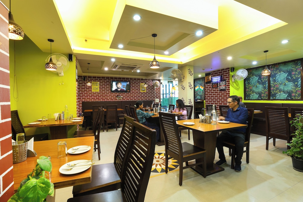Airport Hotel Grand Delhi 40/52
