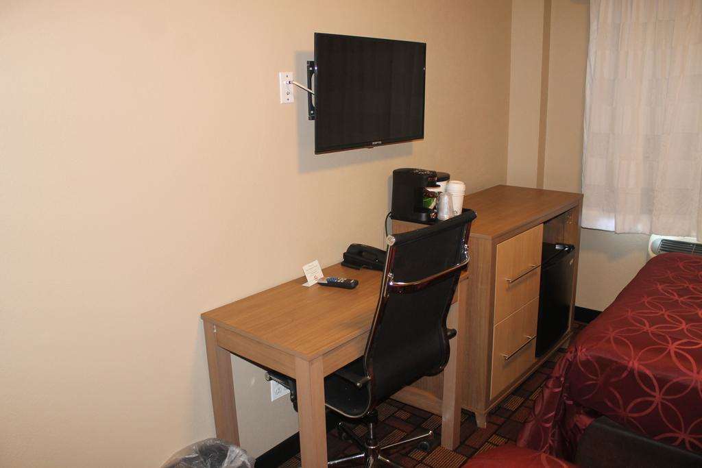 Days Inn By Wyndham Brooklyn Borough Park 2/5