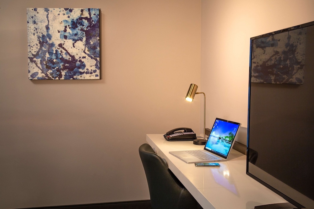 Hilton Garden Inn Redmond Town Center 24/56