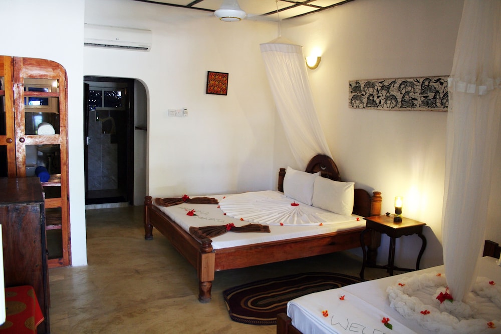 Moonshine Uroa Boutique Hotel 11/50