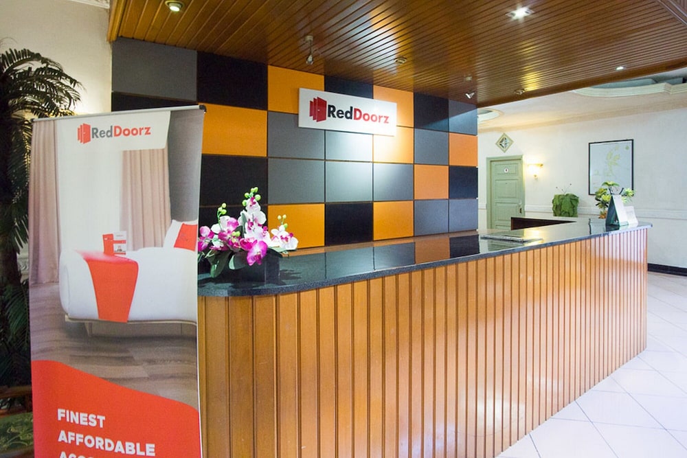 RedDoorz near Pantai Falajawa Ternate 5/29