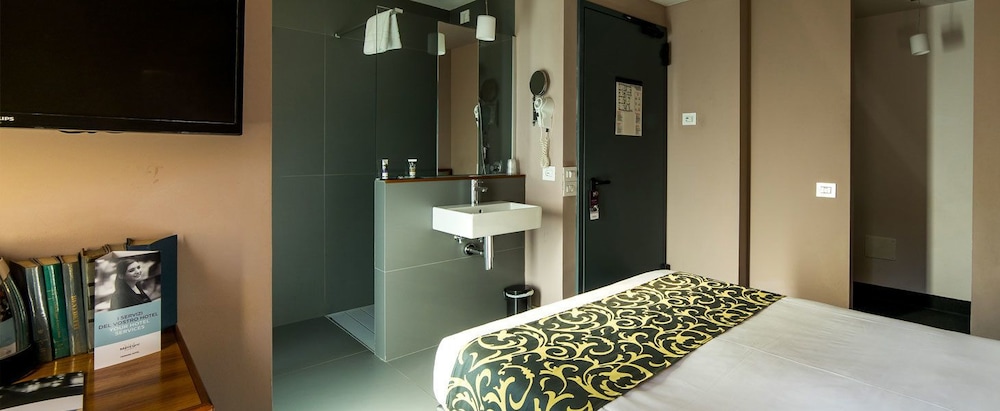 Ferrara Hotel 9/66