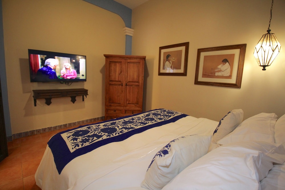 Casa Mia Suites 12/72