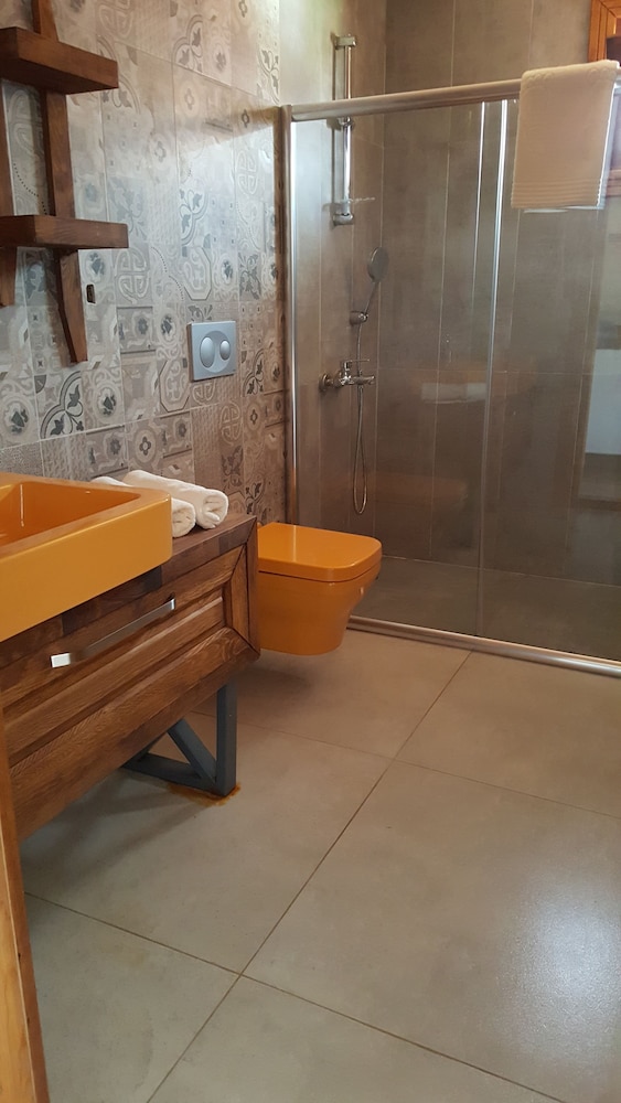Sedir Park Bungalow Hotel 48/50