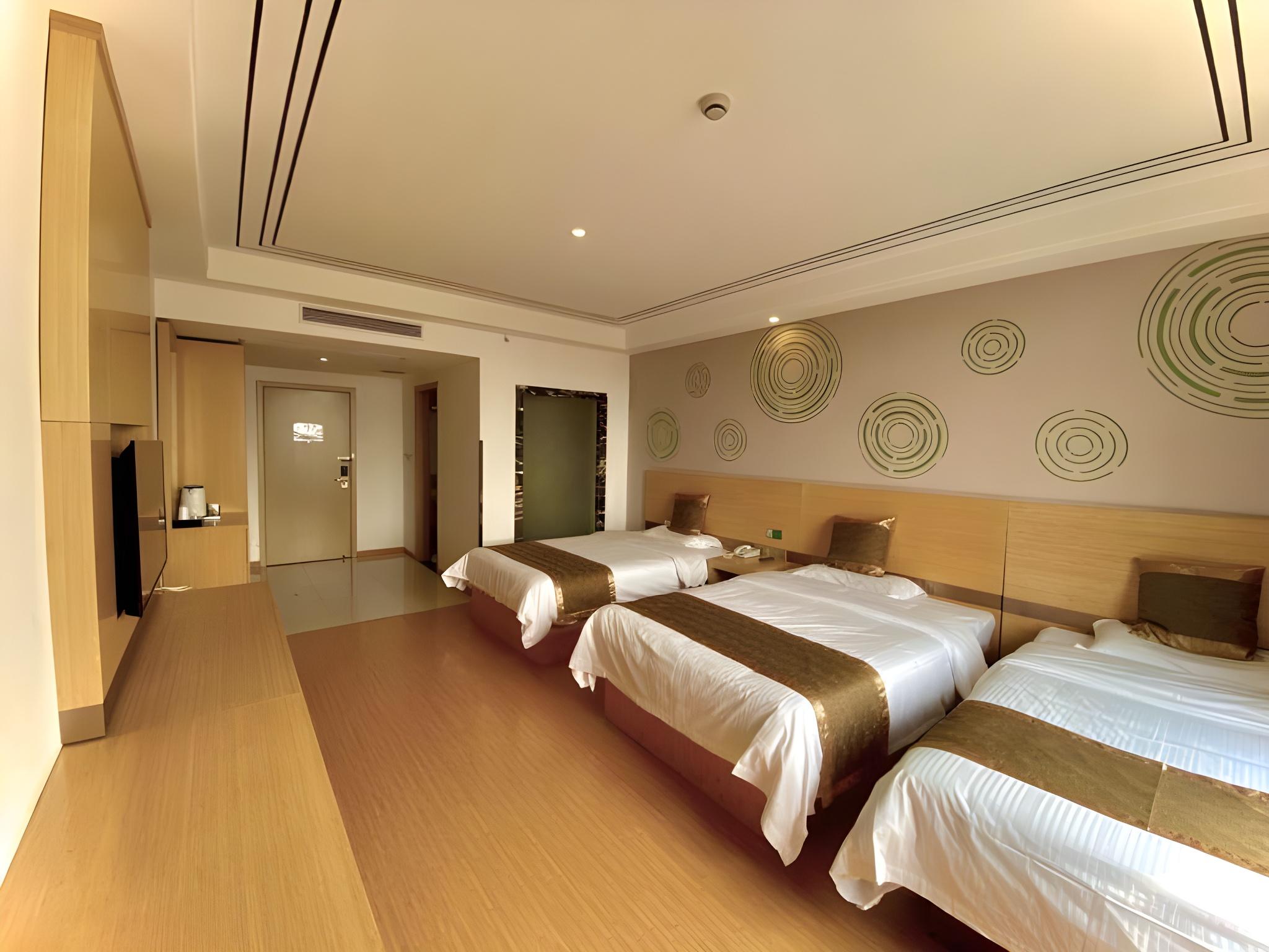 ROOM, TRIPLE