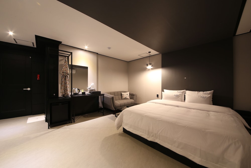 STANDARD, DOUBLE BED