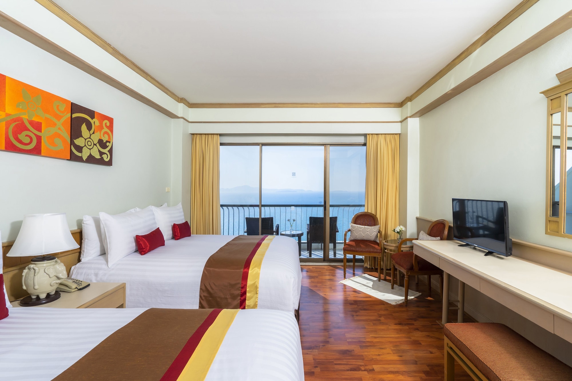 Superior, Family, 2 Queen Beds, Sea View