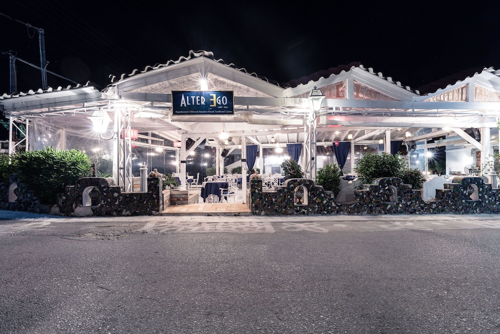 Yianna Hotel in ANGISTRI