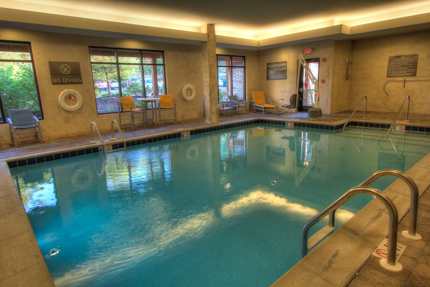 swimming pool spa