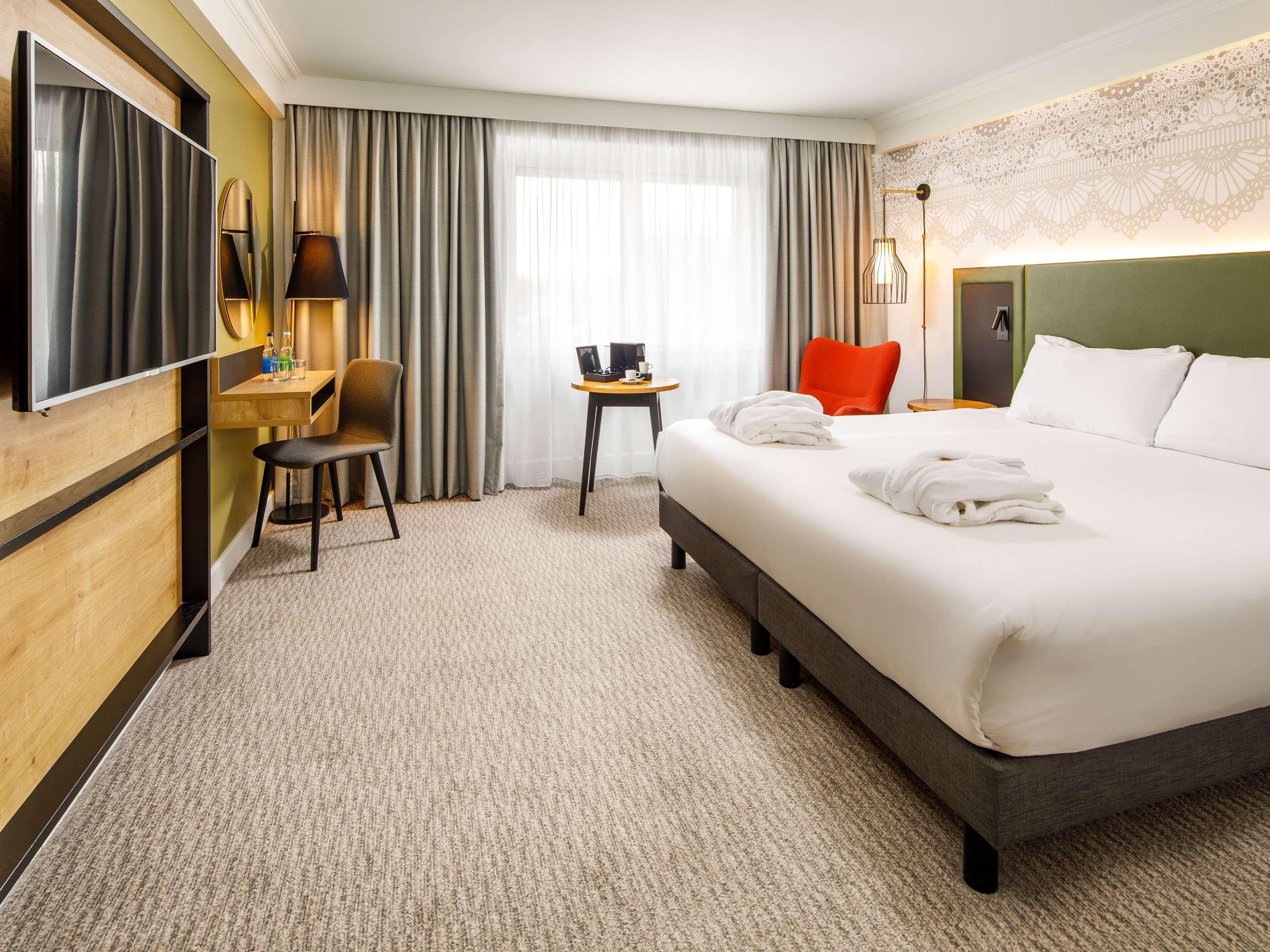Room, King Bed