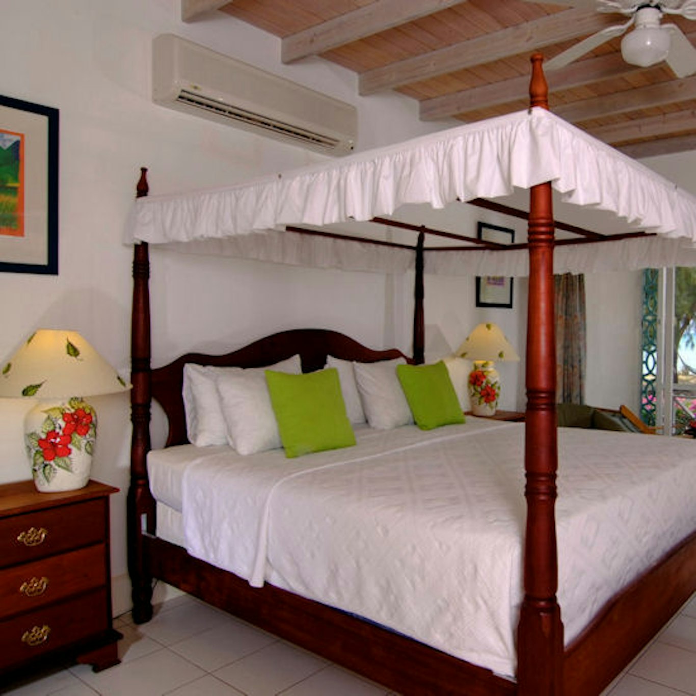Oualie Beach Resort 4/9