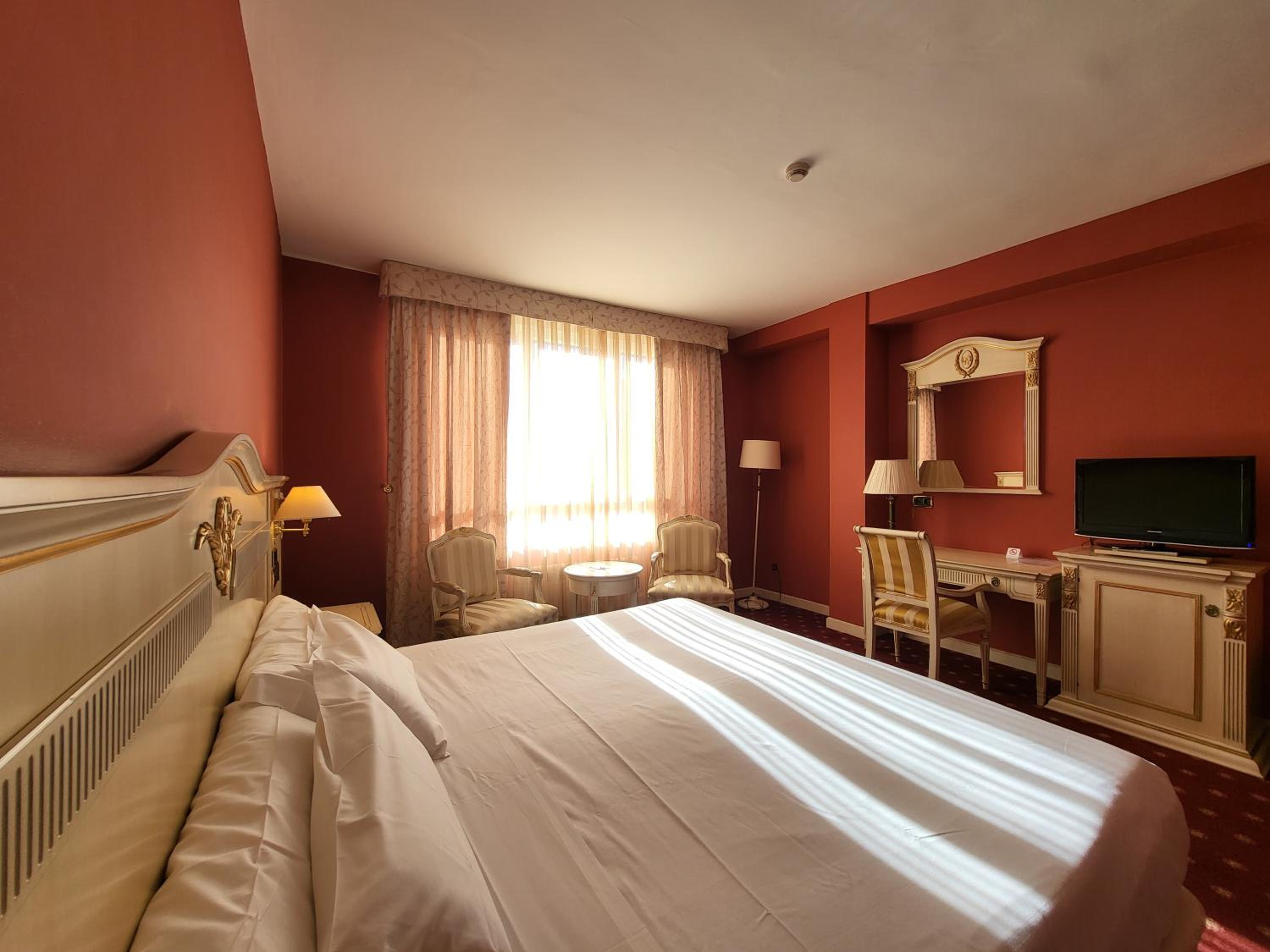 Hotel Leonor Miron 13/55