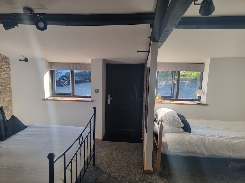 Comfort, Suite, King and Twin Beds, Courtyard View