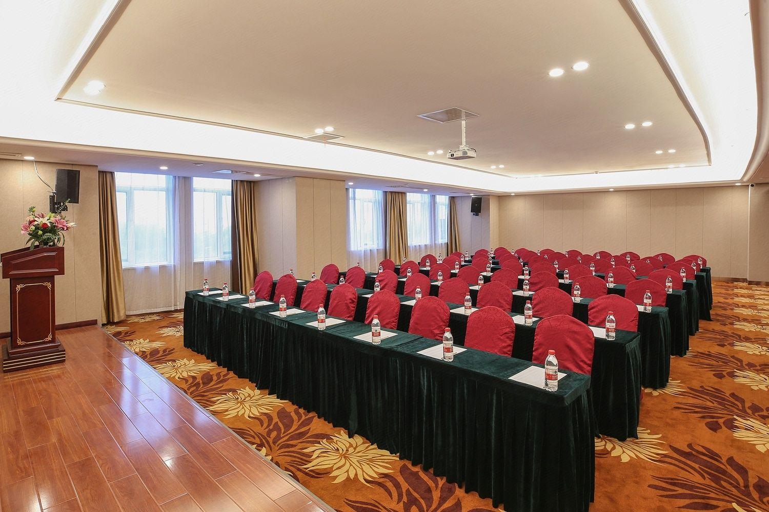 Vienna International Hotel Puyang 35/38