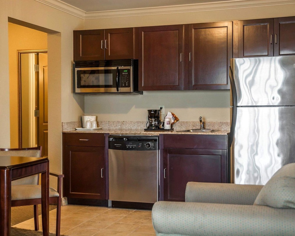 Spark by Hilton Cincinnati Fairfield 19/42